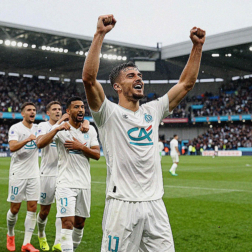Blockchain and Football's Money Ledger: From Fan Tokens to Transfer Fees — Who Keeps the Real Receipt? Blockchain and Football's Money Ledger: From Fan Tokens to Transfer Fees — Who Keeps the Real Receipt?