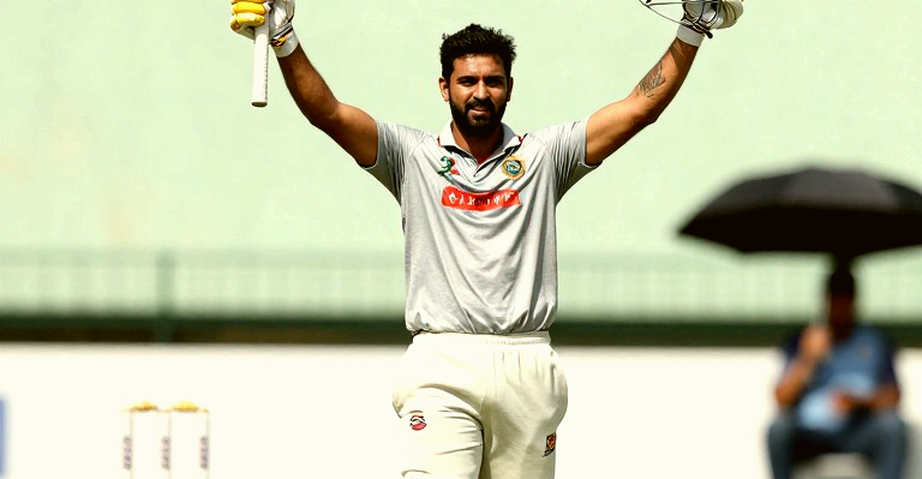 তেরো বছরের হাত, সাতাশ কোটি: এশিয়ার ফ্র্যাঞ্চাইজি ক্রিকেটে তরুণের দাম