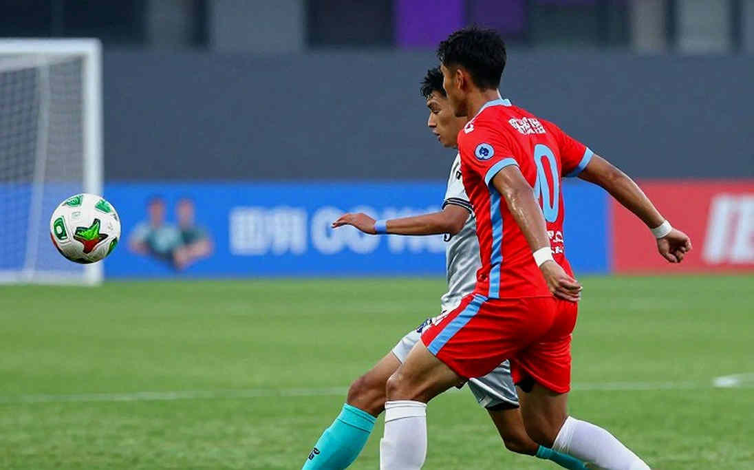 এলমা অ্যাভেরোর কড়া জবাব: ক্রিস্তিয়ানো রোনালদোর নেসনাল টিম বিদ্রোহে বোন-ভাইয়ের জটিল রসায়ন
