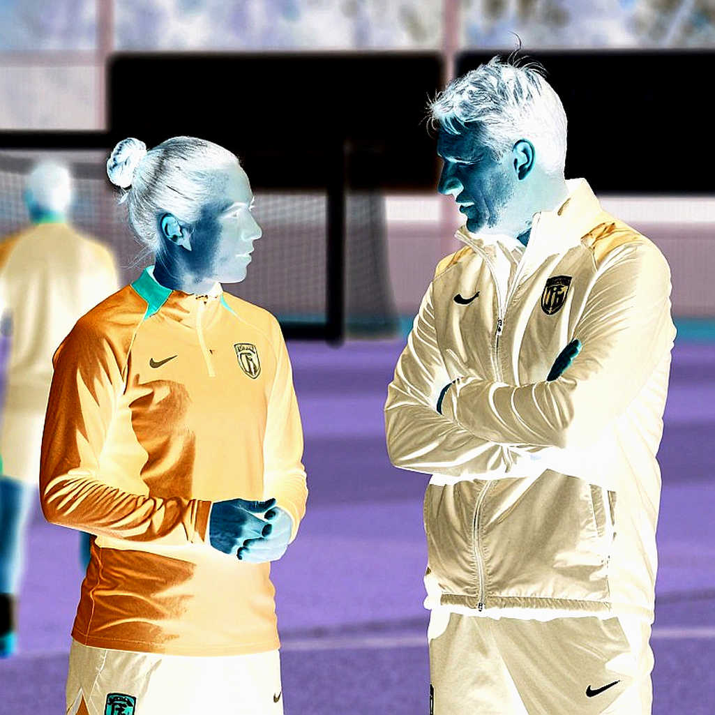 From Fan Tokens to Data Rights: Blockchain's Quiet Entry into the Football Transfer Market From Fan Tokens to Data Rights: Blockchain's Quiet Entry into the Football Transfer Market