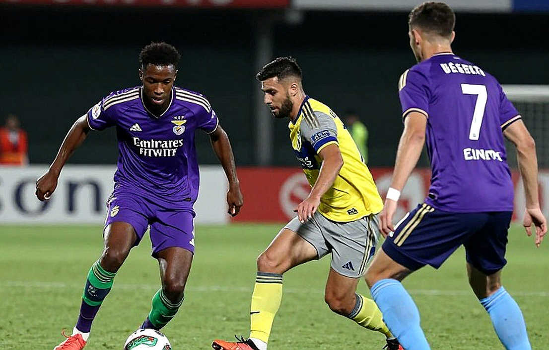 Monsoon Data: Bangladeshi Football's Invisible Numbers and Visible People Monsoon Data: Bangladeshi Football's Invisible Numbers and Visible People