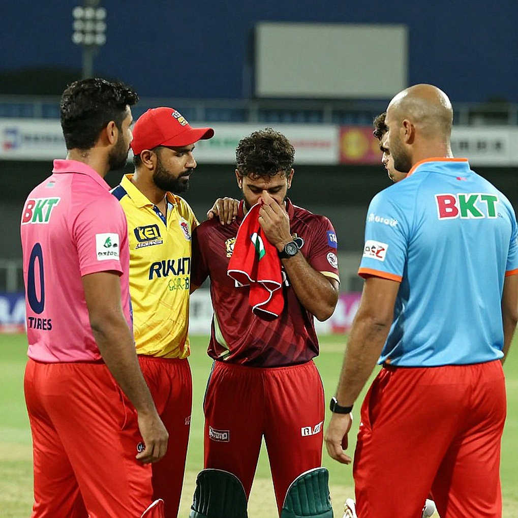 ব্লকচেইনে ক্রিকেট দলবদল: স্মার্ট কন্ট্রাক্ট যেখানে ফি নয়, নিয়ন্ত্রণই চূড়ান্ত গল্প ব্লকচেইনে ক্রিকেট দলবদল: স্মার্ট কন্ট্রাক্ট যেখানে ফি নয়, নিয়ন্ত্রণই চূড়ান্ত গল্প