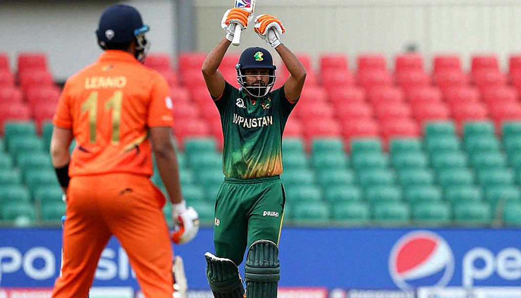 The Auction Hammer and the Field Equation: Who Really Sets the Price in Cricket's Market The Auction Hammer and the Field Equation: Who Really Sets the Price in Cricket's Market